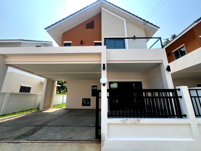 บ้านเดี่ยว ม.พายัพวิทยาเขตแก้วนวรัฐ : ขายบ้านเดี่ยวสองชั้น   บ้านนอกโครงการทำเลย่านเศรษฐกิจ    บ้านใหม่แกะกล่อง  !!!ฟรีโอน    #C6MG100467  