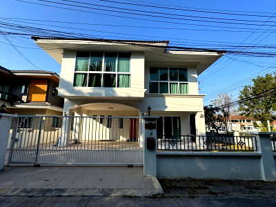 บ้านเดี่ยวให้เช่า : ให้เช่าบ้านเดี่ยวหลังใหญ่ เนื้อที่เยอะ ม.อัมพรเพลส ไร่กล้วย ศรีราชา