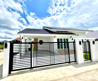 Houses for sale North Chiang Mai University :  Single-storey detached house for sale  3 bedrooms 2 bathrooms and 2 parking. #C7MG100873 