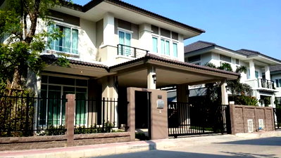 เช่าบ้านเดี่ยว เซฟวัน โก ศรีสมาน : ให้เช่าบ้านเดี่ยว 2 ชั้น ทำเลดีมากติดรถไฟฟ้า ในเมืองทองอิมแพคแจ้งวัฒนะ 