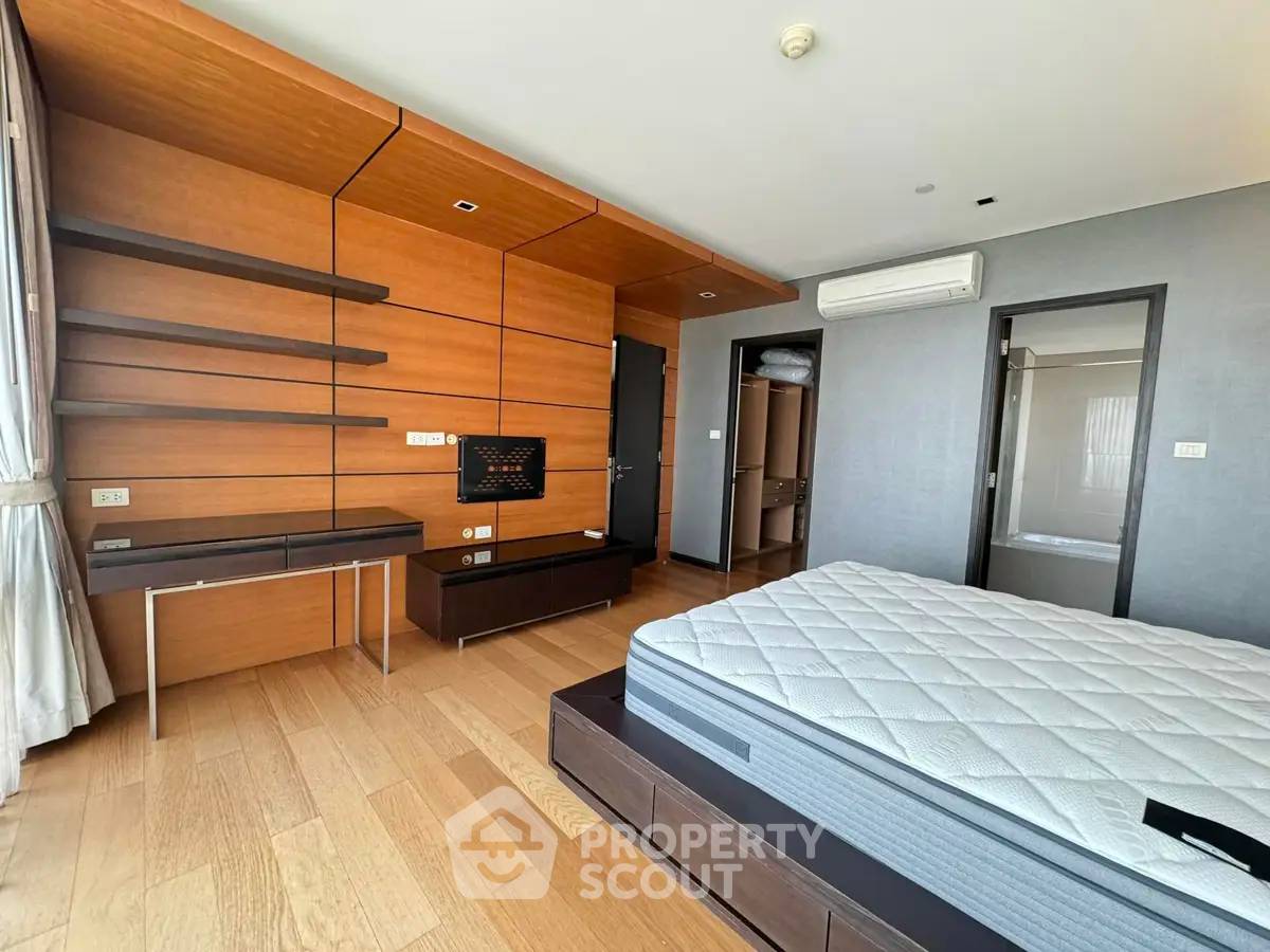 รูป คอนโด 3 ห้องนอน 152 ตร.ม. พร้อมเลี้ยงสัตว์ ที่ Fullerton Sukhumvit ใกล้ BTS เอกมัย 400 ม. (ID 2873652) - รูปที่ 12/15