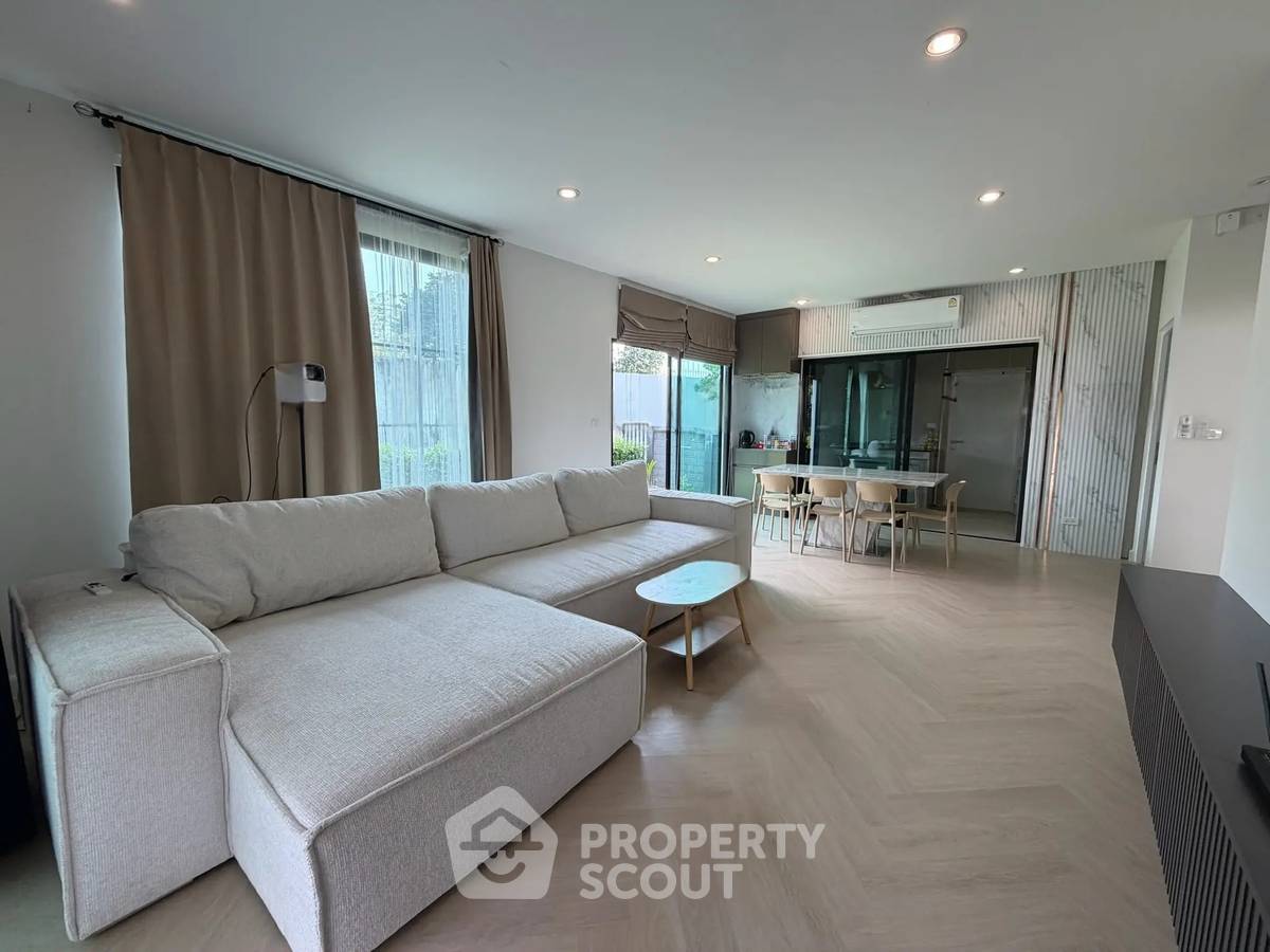 รูป บ้าน 4 ห้องนอนให้เช่า เซ็ตทาซิริ พัฒนาการ (เลี้ยงสัตว์ได้) (ID 2933689) - รูปที่ 14/28