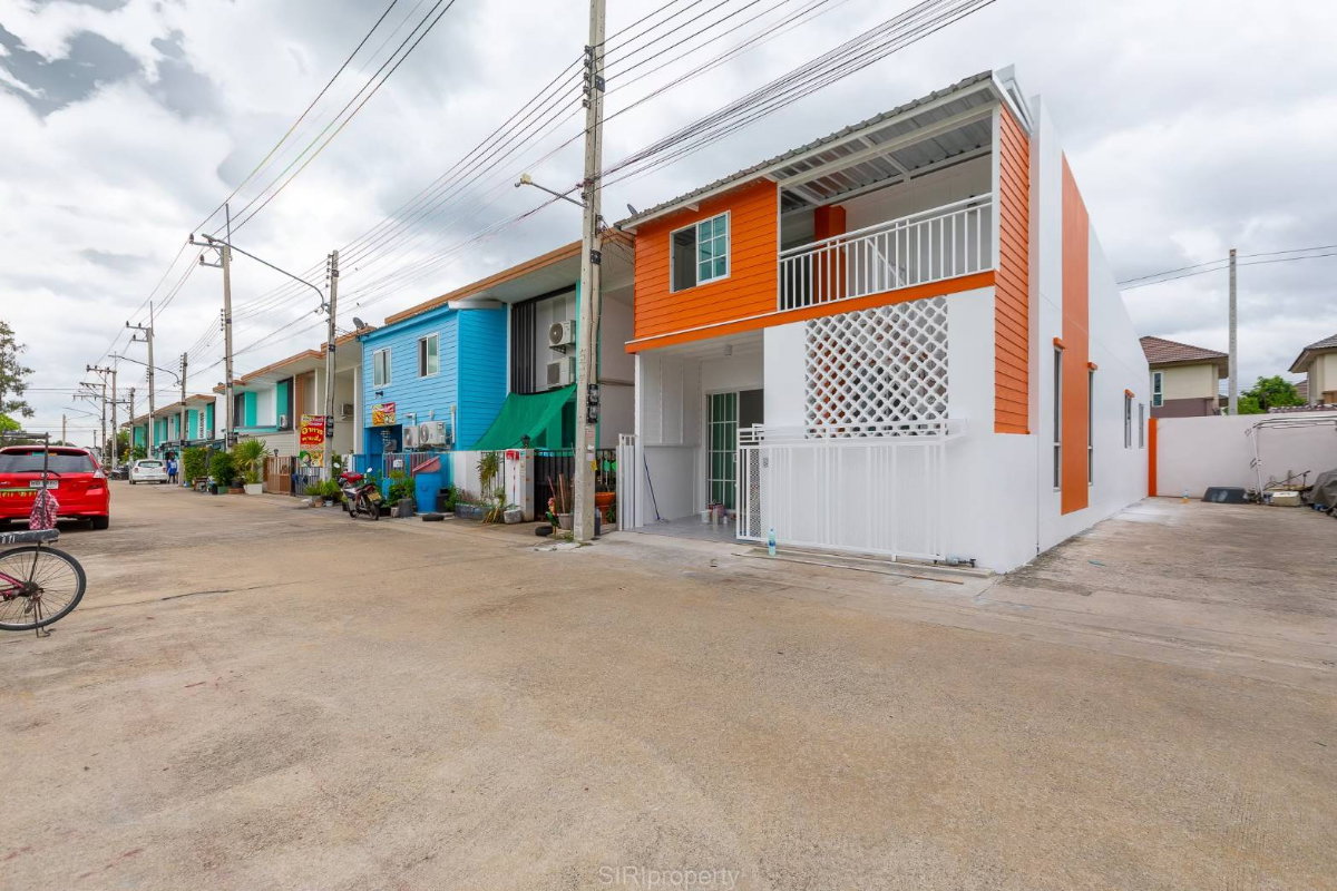 รูป ขายทาวน์เฮ้าส์ บ้านมันนี่มี ติดถนนเมน พื้นที่ 20.4 ตร.ว 3 นอน 2 น้ำ รีโนเวทพร้อมอยู่ - รูปที่ 2/16
