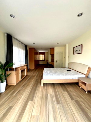 เช่าบ้านเดี่ยว ถนนประดิษฐ์มนูธรรม : For Rent at   The City Ekkamai - Ladprao
