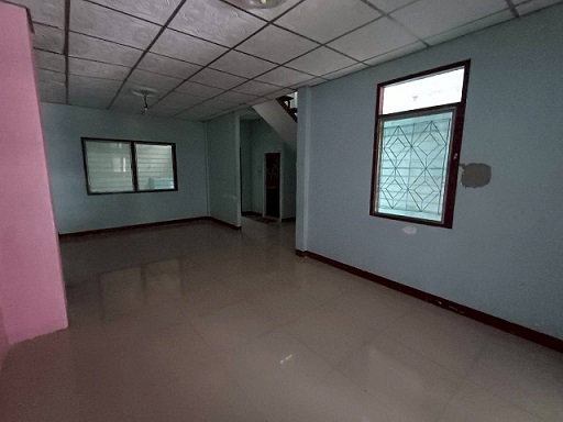 รูป ทาวน์เฮ้าส์ 2 ชั้น เนื้อที่ 29.7 ตร.ว.  หมู่บ้านไทยธานี ซอย 22 นวนคร - รูปที่ 3/7