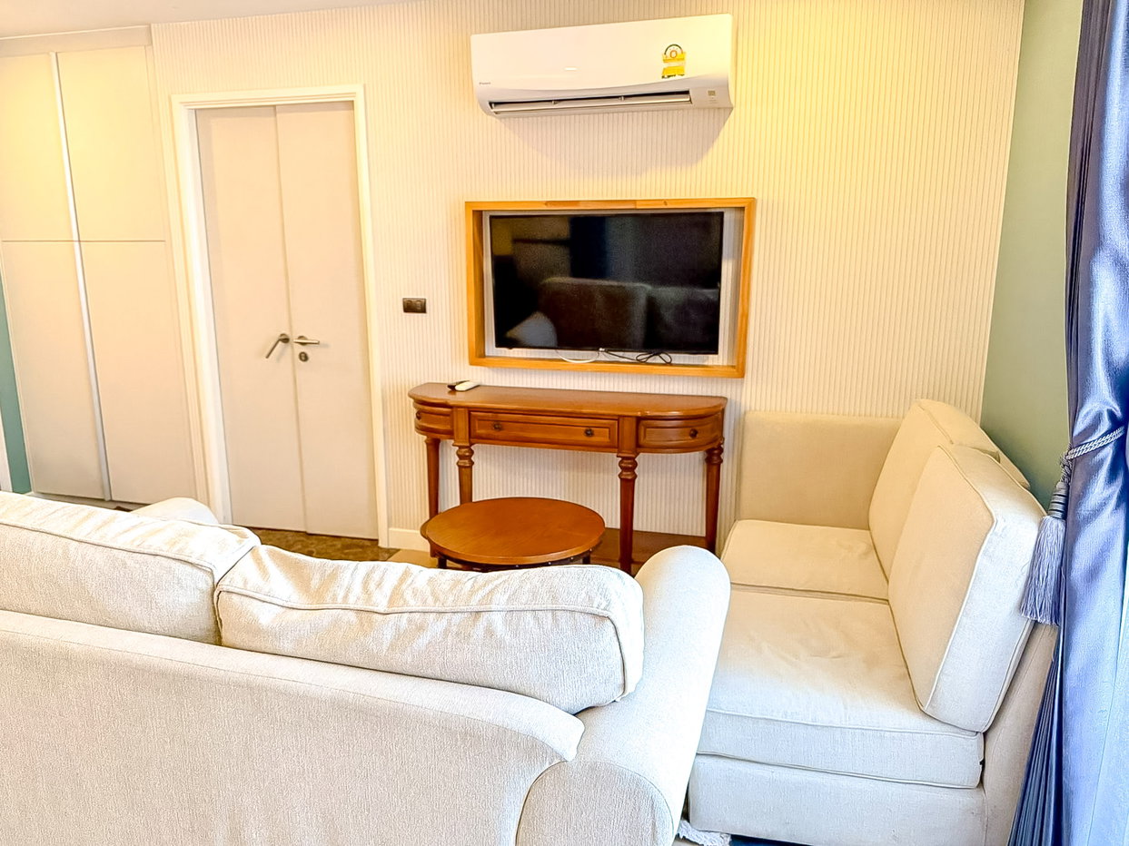 รูป Espana Condo Resort Pattaya for Rent Corner Unit Pool View - รูปที่ 1/7
