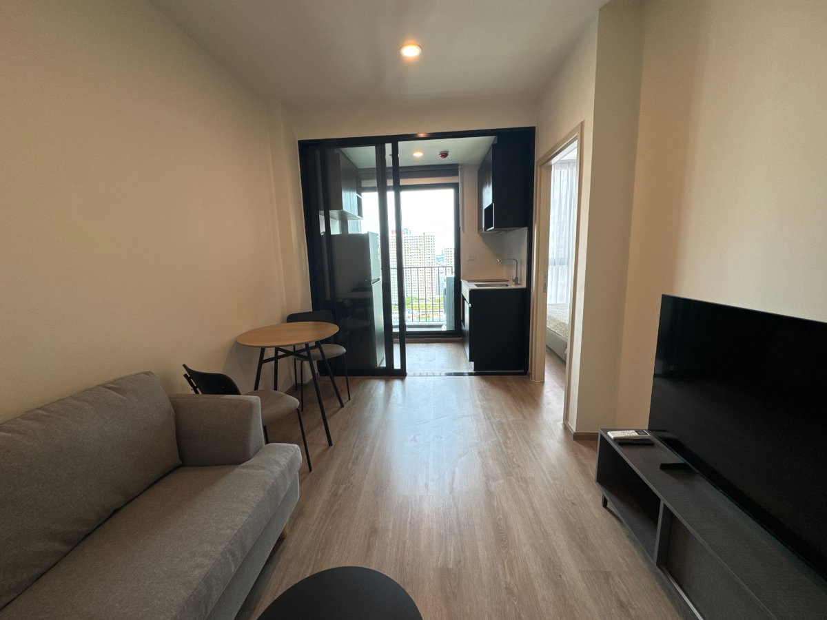 picture Nue District R9 1st hand ð§ļâĻWelcome our 1st tenant ð - 14/15