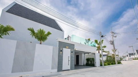 House for Rent Huai Yai Modern English Style Pool Villa