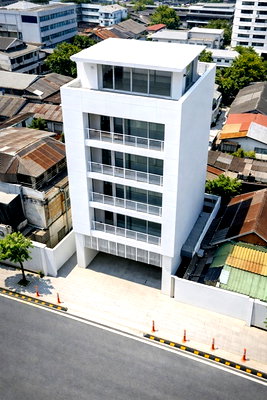 เช่าอาคารพาณิชย์ สีลม สาธร : MRT หัวลำโพง 780ม. สี่พระยา อาคารสำนักงานใหม่ 7 ชั้น พร้อมดาดฟ้า 1210 ตรม. 105 ตรว. 12 ที่จอดรถ ใกล้ ทำเลสีลม สุรวงศ์ พระราม 4 เจริญกรุง