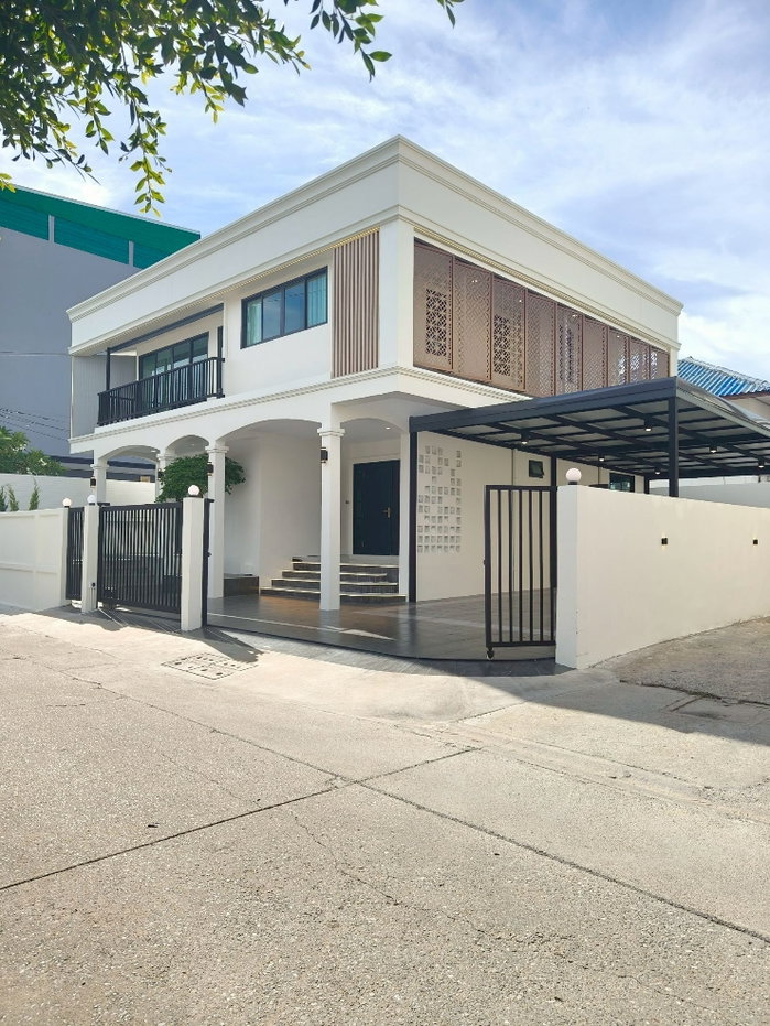 รูป บ้านเดี่ยว นวมินทร์127 บ้านนอกโครงการ ฟรีค่าส่วนกลาง จอดรถ 4 คัน นัดชมบ้านจริง085-318-6868คุณวา - รูปที่ 1/36