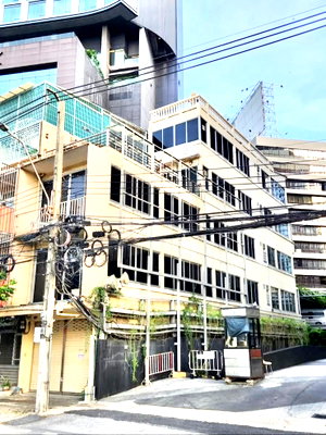 เช่าอาคารพาณิชย์ สีลม สาธร : ให้เช่าตึกใจกลางเมืองแยกวิทยุ ถนนพระราม4 ตรงข้ามสวนลุมพินี