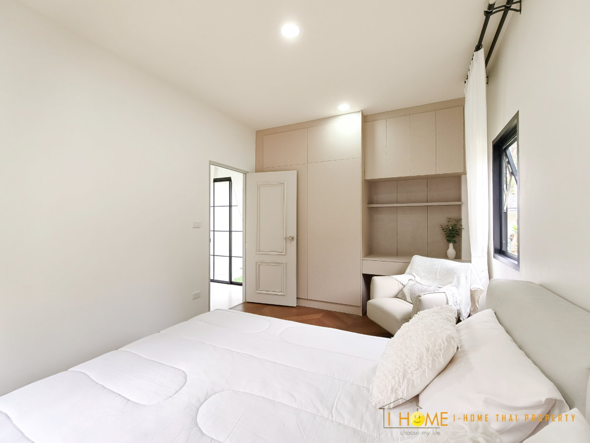 รูป ขายบ้านเดี่ยวชั้นเดียว นอกโครงการ  ใกล้สิ่งอำนวยความสะดวก ตลาด ห้างสรรพสินค้า   #CMR100282  - รูปที่ 32/41