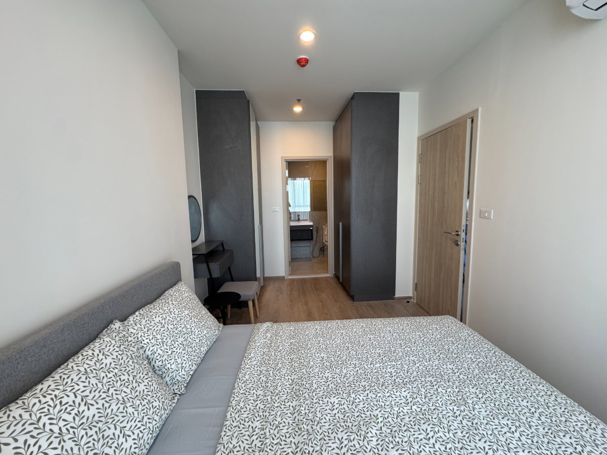 picture Nue District R9 1st hand ð§ļâĻWelcome our 1st tenant ð - 4/15