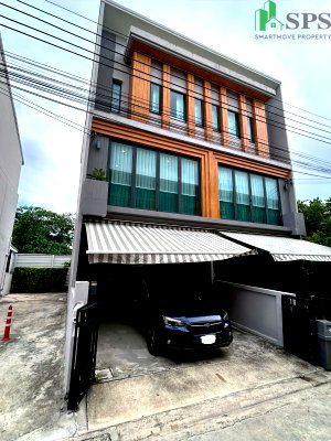 Townhouses for rent วิทยาลัยดุสิตธานี : Townhome for Rent at iGent Premium (SPSJP361)