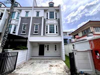 ขายทาวน์โฮม : ✅ขายถูกสุดในโครงการ✅ เดอะ เพรสตัน ทาวน์โฮม The Preston Townhome MRT สายสีส้ม (ลำสาลี) • MRT สายสีเหลือง (ศรีกรีฑา)