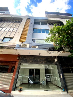 เช่าอาคารพาณิชย์ อาคารสาทรธานี ทาวเวอร์ : 🏢✨ ให้เช่าอาคารพาณิชย์ 4 ชั้น — มเหสักข์ ซอย 4 สีลม ทำเลทองใจกลางเมือง เหมาะทำ Office / Clinic / Hostel / Studio / Residence