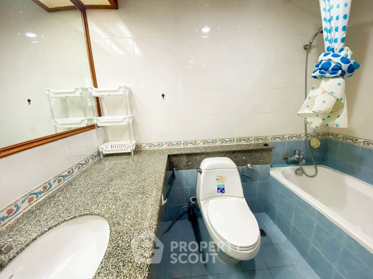 picture 21st-Floor 2-BR 133 Sqm Asoke Place For Sale Near MRT Sukhumvit (ID 2937231) - 10/13