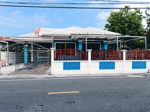 ขายบ้านเดี่ยว ลาดหลุมแก้ว ปทุมธานี 50.5 ตร.ว. 3 ห้องนอน พร้อมอยู่ ไม่มีค่าส่วนกลาง เพียง 2.3 ล้านบาท