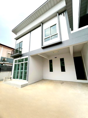 เช่าบ้านแฝด หลักสี่พลาซ่า : ให้เช่า 23,000 บ้านแฝดใหม่ 2 ชั้น 4ห้องนอน 3 ห้องน้ำ จอดรถ2คัน แอร์ 1 ตัว ใกล้ รฟฟ สีชมพูแจ้งวัฒนะ14 หลักสี่