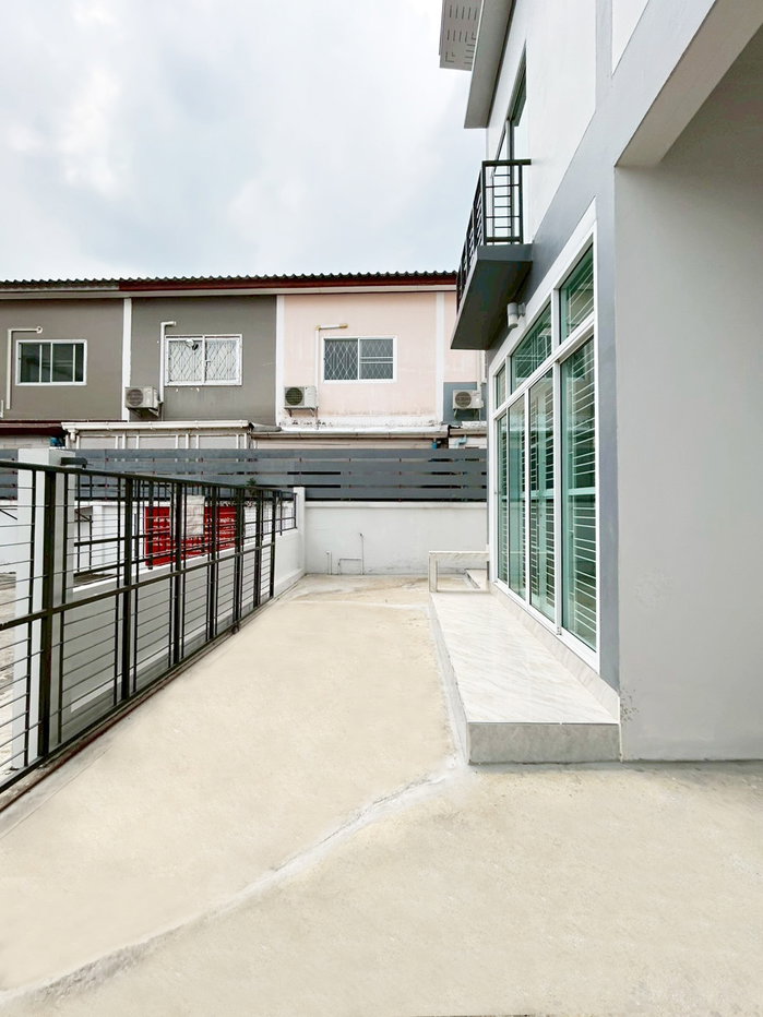 รูป ให้เช่า 23,000 บ้านแฝดใหม่ 2 ชั้น 4ห้องนอน 3 ห้องน้ำ จอดรถ2คัน แอร์ 1 ตัว ใกล้ รฟฟ สีชมพูแจ้งวัฒนะ14 หลักสี่ - รูปที่ 4/37