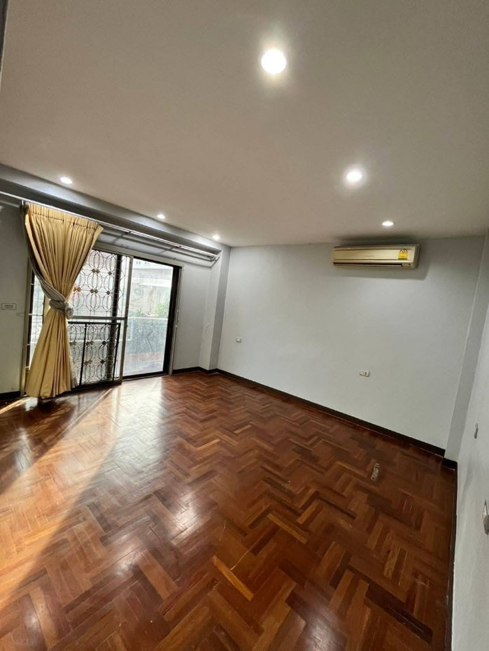 รูป 🏢✨ ให้เช่าอาคาร Stand Alone Office — รัชดาภิเษก 3 อาคารขนาดใหญ่ เหมาะทำสำนักงาน บริษัท คลินิก หรือพักอาศัยพร้อมทำงาน - รูปที่ 7/15