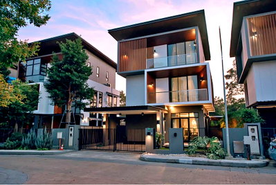 Houses for rent San Sai Chiang Mai : House for  rent  with  3 bedrooms   and  4 toilets.  #A4-H0504  
