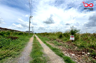 ที่ดิน ม.กรุงเทพสุวรรณภูมิ : ขายที่ดิน 105 ตร.ว. ถนนฉลองกรุง ลาดกระบัง ซอยฉลองกรุง 9 ใกล้สนามบินสุวรรณภูมิ