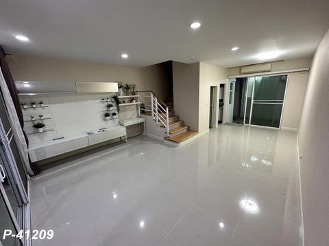 P-41209 — ขายทาวน์โฮม 3 ชั้น บ้านกลางเมือง พระราม 3 - ราษฎร์บูรณะ ใกล้ทางด่วน และ ธ.กสิกร สำนักงานใหญ่ 085-592-2897 Line: @easythaihome