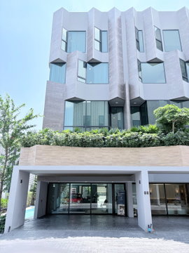  บ้านหรู Private เพียง 16 ยูนิต ใจกลางสุขุมวิท  The Park Lane 15 (สุขุมวิท–แบริ่ง)