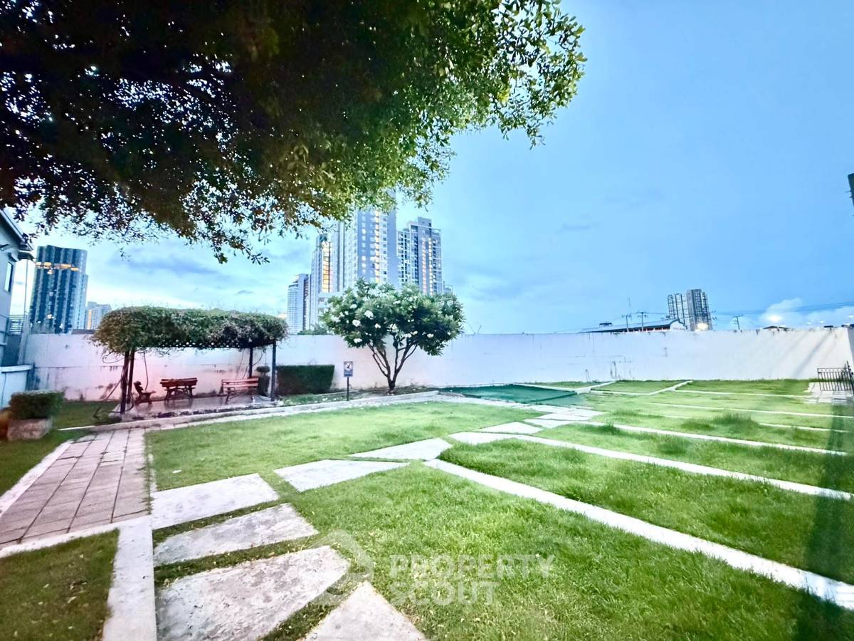 รูป ทาวน์เฮาส์ 3 ห้องนอน ขาย โครงการ Bless Town Sukhumvit 50 ใกล้ BTS อ่อนนุช (ID 2940094) - รูปที่ 34/35