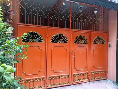 3 Bedroom Townhouse for sale in Khlong Ton Sai, Bangkok  6383485