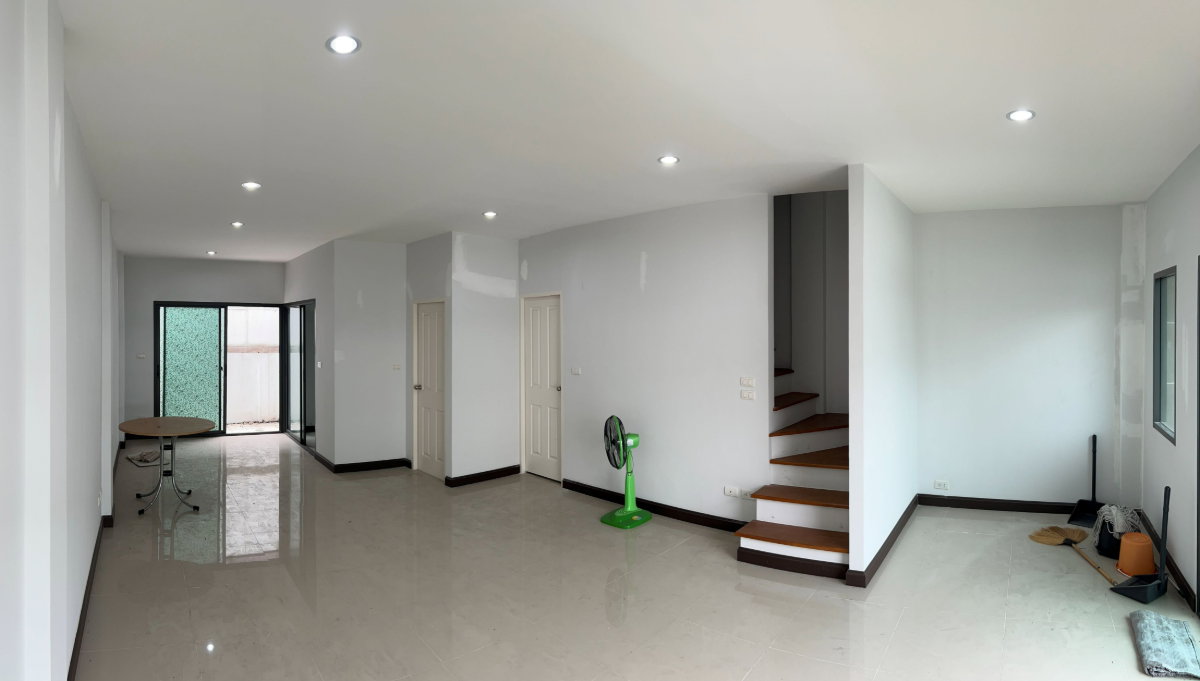 รูป ขายด่วน! ทาวน์โฮม 2 ชั้น โครงการ Living Residence รังสิต-ราชพฤกษ์ ติดถนนใหญ่ ใกล้รถไฟฟ้าสายสีแดง 5 นาที - รูปที่ 2/4
