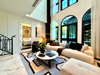 ทาวน์โฮม ดองกิ มอลล์ ทองหล่อ   : The Boulevard Ekkamai | Super Luxury 4 Bedroom Townhouse - BR8667TH