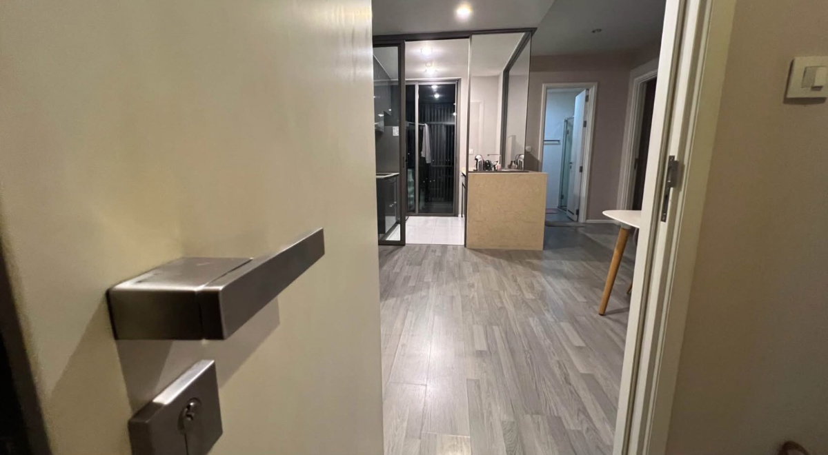 picture The Room Sukhumvit                 69  - 8/16