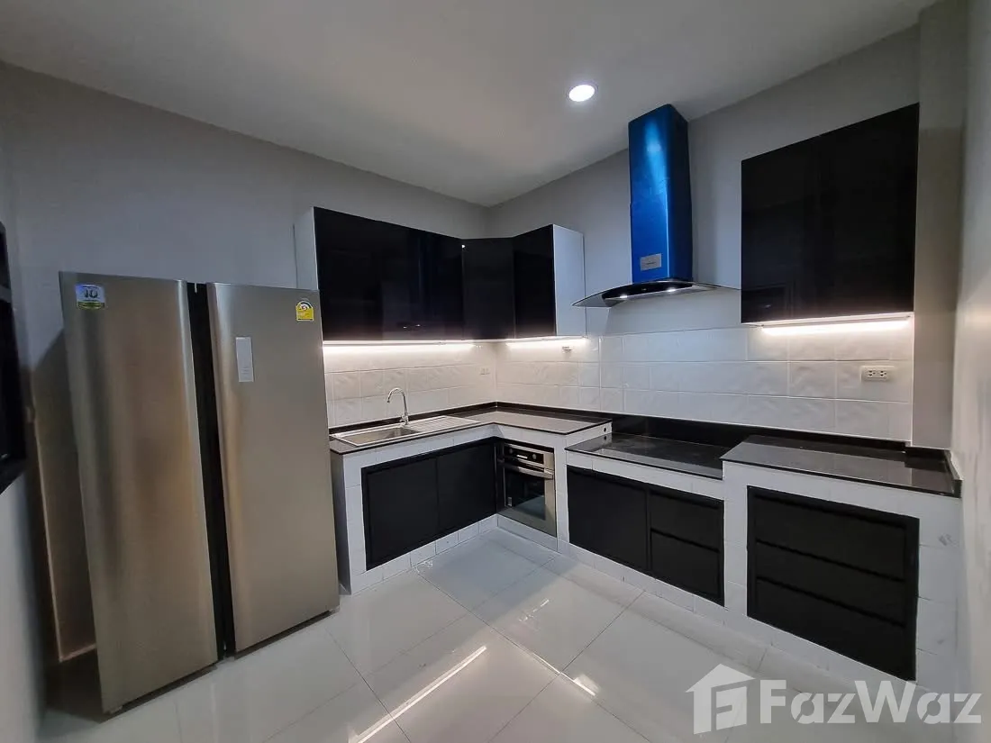 picture Grand Bangkok Boulevard - Sathon 6383893 - 6/16