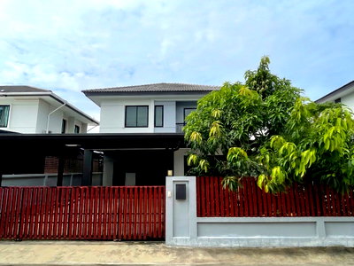 Houses for rent Samut Prakarn : House for rent Britania Bangna-Suvarnabhumi (KM. 26) 4beds 3 bath 160 sqm 39,000 K.Bee 064146-6445 (281AGBE)