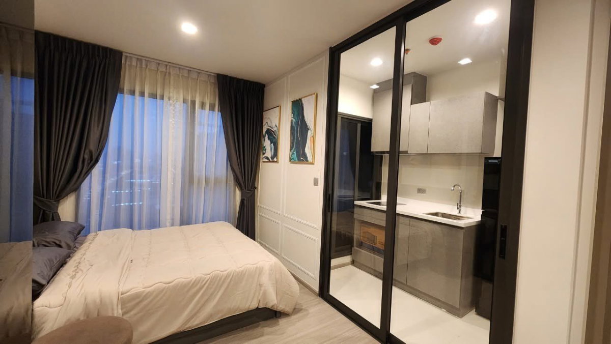 picture  Life Asoke                       Hype  - 3/10
