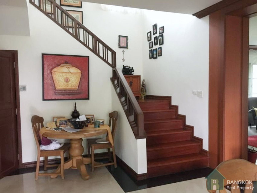 picture Thonglor | Spacious Detached 4 Bed 5 Bath House with Shared Pool - 6/9