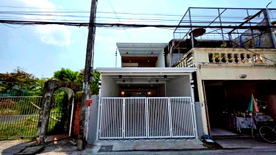 ทาวน์โฮม วิทยาลัยเทคโนโลยีปัญญาภิวัฒน์ : บ้านแต่งสวย หลังมุม ซอยรัตนาธิเบศร์ 9 เข้าซอย 200 เมตร ทาวน์เฮ้าส์ 4 ห้องนอน  ใกล้ MRT ศูนย์ราชการนนทบุรี