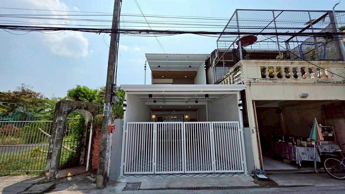 รูป บ้านแต่งสวย หลังมุม ซอยรัตนาธิเบศร์ 9 เข้าซอย 200 เมตร ทาวน์เฮ้าส์ 4 ห้องนอน ใกล้ MRT ศูนย์ราชการนนทบุรี - รูปที่ 1/25