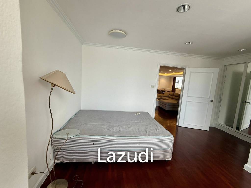 รูป 236 sqm 3 Bed Condo on High Floor in Khlong Tan Nuea Bangkok - รูปที่ 8/15