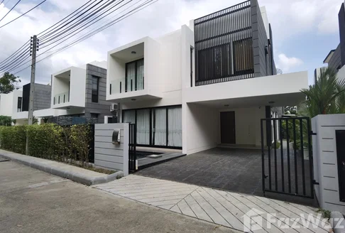 A Considered Family Villa Where Gardens Meet Laguna Living 6401730