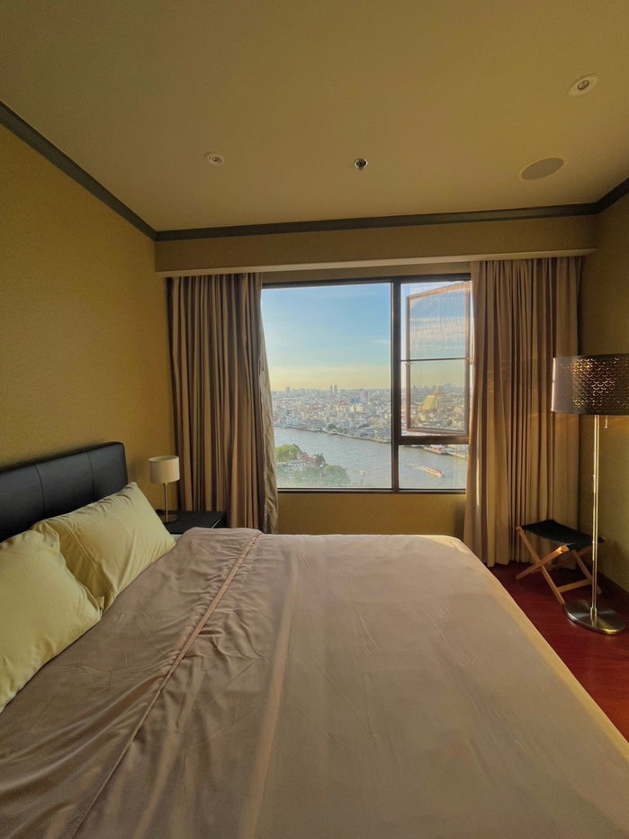 picture Condo for RENT : Baan Chao Praya 𝐒𝐢𝐳𝐞 : 66 sqm. 𝐓𝐲𝐩𝐞 : 1 Bed 1 Bath / Balcony / River View 𝐅𝐥𝐨𝐨𝐫 : 25th - 5/12