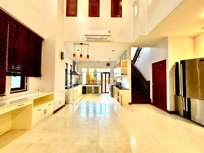 Townhouses for rent J Avenue Thonglor : Villa 49 | Expansive 3 Bed Townhouse For Rent in Thonglor - BR8616TH