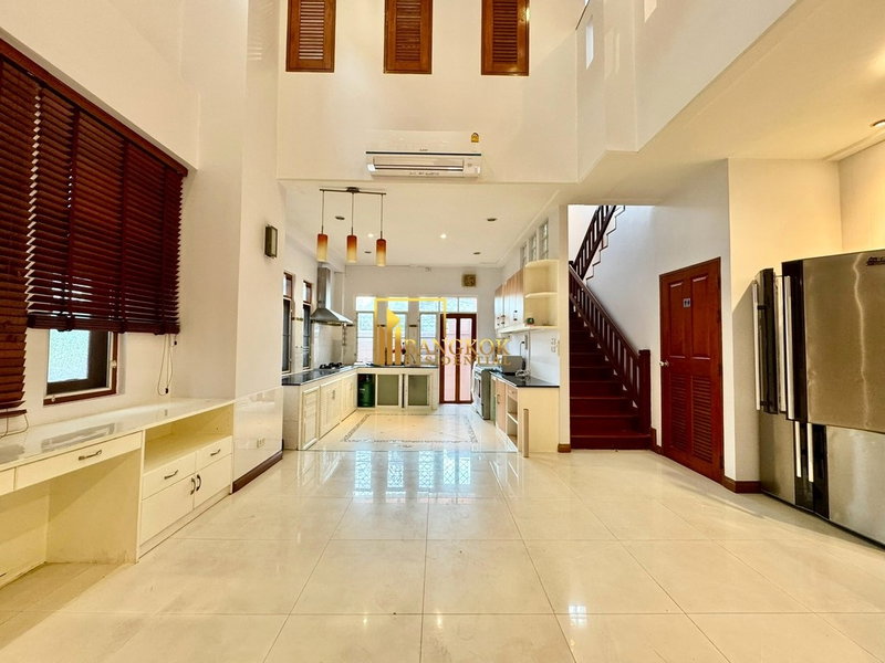 Townhouses for rent : Villa 49 | Expansive 3 Bed Townhouse For Rent in Thonglor - BR8616TH