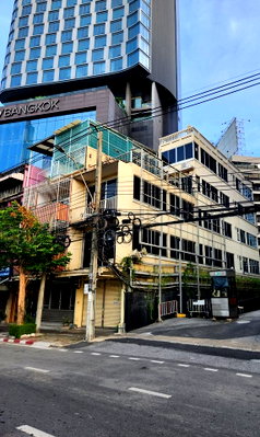 เช่าอาคารพาณิชย์ สีลม สาธร : ห้องมุม ติดถนนใหญ่ เหมาะทำร้านค้า  เช่าตึกแถว ชั้น 1-2  ถนนพระราม 4 สวนลุมพินี Mrt ศาลาแดง สีลม