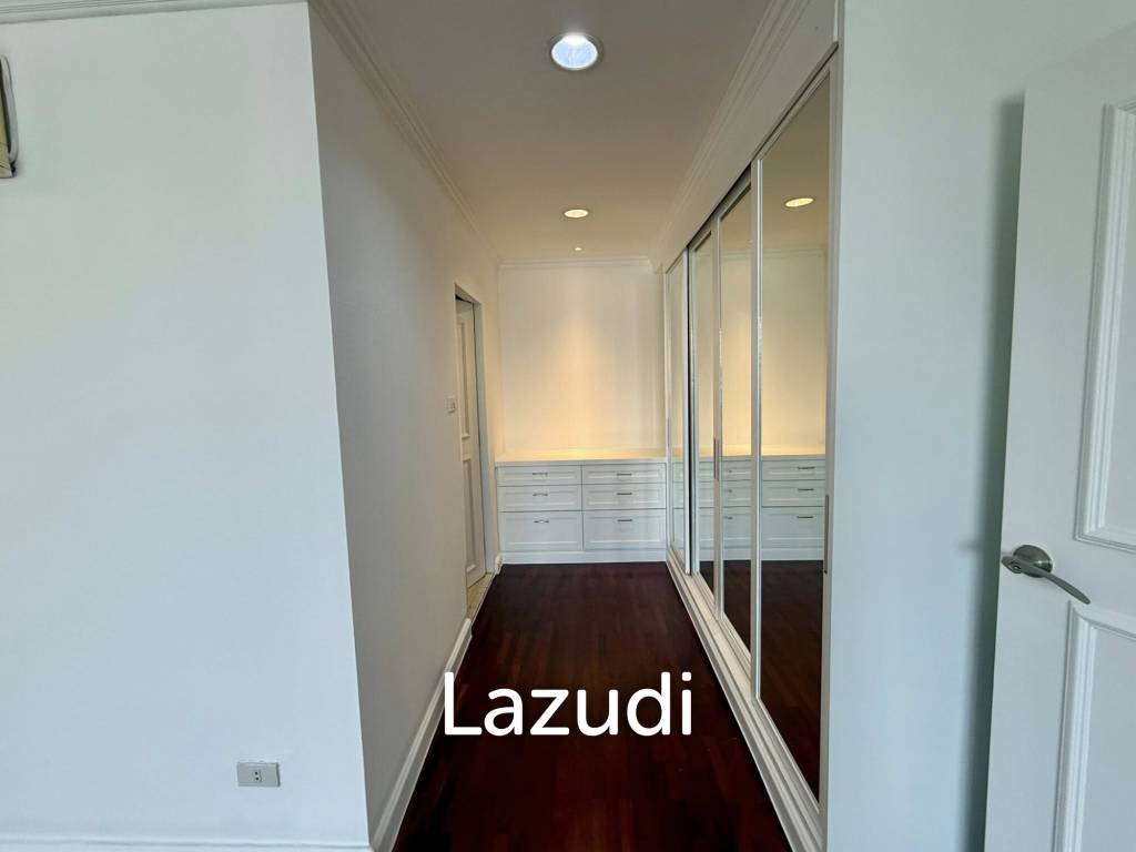 รูป 236 sqm 3 Bed Condo on High Floor in Khlong Tan Nuea Bangkok - รูปที่ 5/15