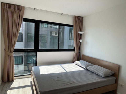 A040058 B Republic Sukhumvit 101/1