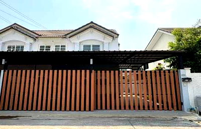 บ้านแฝดให้เช่า : ให้ เช่าทาวน์โฮมพึ่งรีโนเวทใหม่ ซอยอุดมสุข 58 2 นอน 2 น้ำ เนื้อที่ 170 ตร.ม.