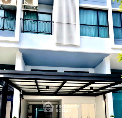 Townhouses for sale : Pet-Friendly 3-BR Townhouse For Sale, Maison 168 Latphrao 101 (ID 2949427)
